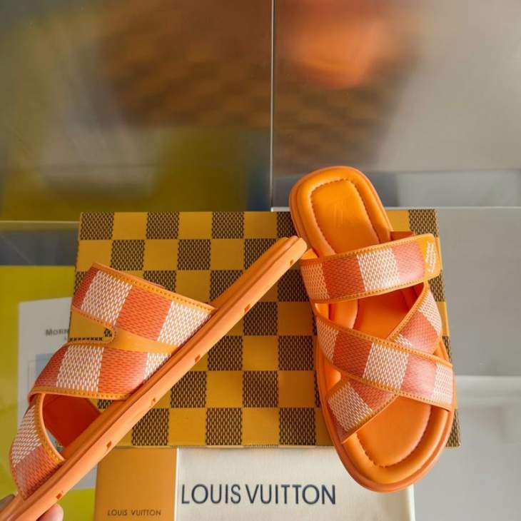 Picture of Louis Vuitton Slippers _SKULVsz38-45mnf05521276